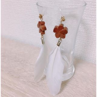 ★☆SALE☆★ プルメリアのウッドビーズ ノンホールピアス/ピアス(イヤリング)