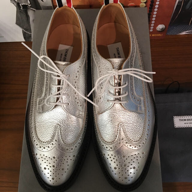 THOM BROWNE(トムブラウン)のトムブラウン  ブラックフリース クロケット&ジョーンズ メンズの靴/シューズ(ドレス/ビジネス)の商品写真