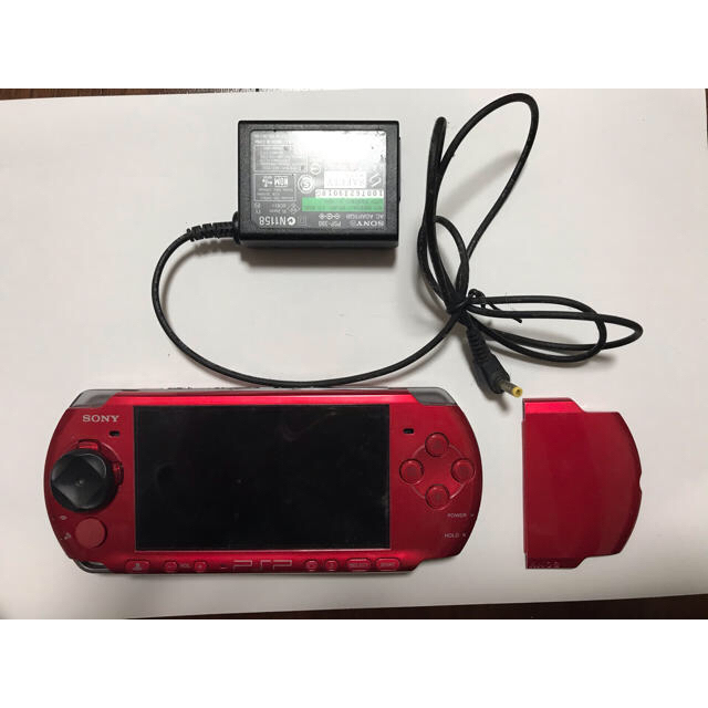 PlayStation Portable(プレイステーションポータブル)のPSP3000 RADIANT RED エンタメ/ホビーのゲームソフト/ゲーム機本体(携帯用ゲーム機本体)の商品写真