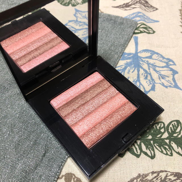 BOBBI BROWN(ボビイブラウン)のBOBBI BROWN ボビイブラウン シマーブリック(ピンククォーツ) コスメ/美容のベースメイク/化粧品(フェイスパウダー)の商品写真