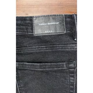 ザラ(ZARA)のブラックスキニージーンズ(スキニーパンツ)