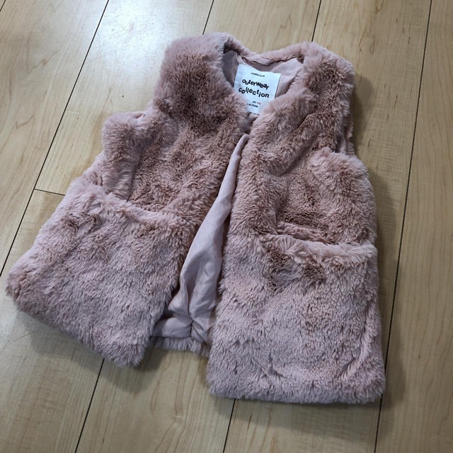 ZARA KIDS(ザラキッズ)のザラ キッズ　ファー　ベスト　ジャケット　110 キッズ/ベビー/マタニティのキッズ服女の子用(90cm~)(ジャケット/上着)の商品写真