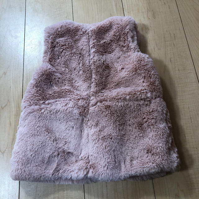 ZARA KIDS(ザラキッズ)のザラ キッズ　ファー　ベスト　ジャケット　110 キッズ/ベビー/マタニティのキッズ服女の子用(90cm~)(ジャケット/上着)の商品写真