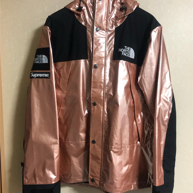 驚きの価格が実現!】 Supreme - supreme north メタリックマウンパ M