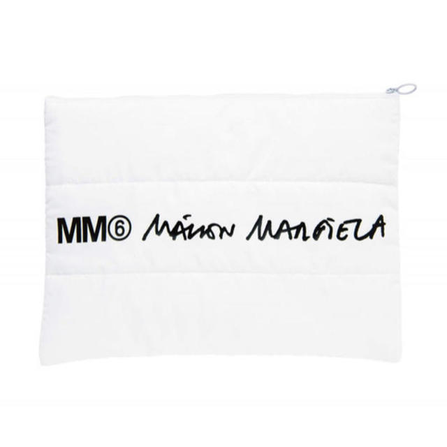 Maison Martin Margiela(マルタンマルジェラ)のSPUR 付録 MM6 Maison Margiela  パデッド ポーチ レディースのバッグ(クラッチバッグ)の商品写真