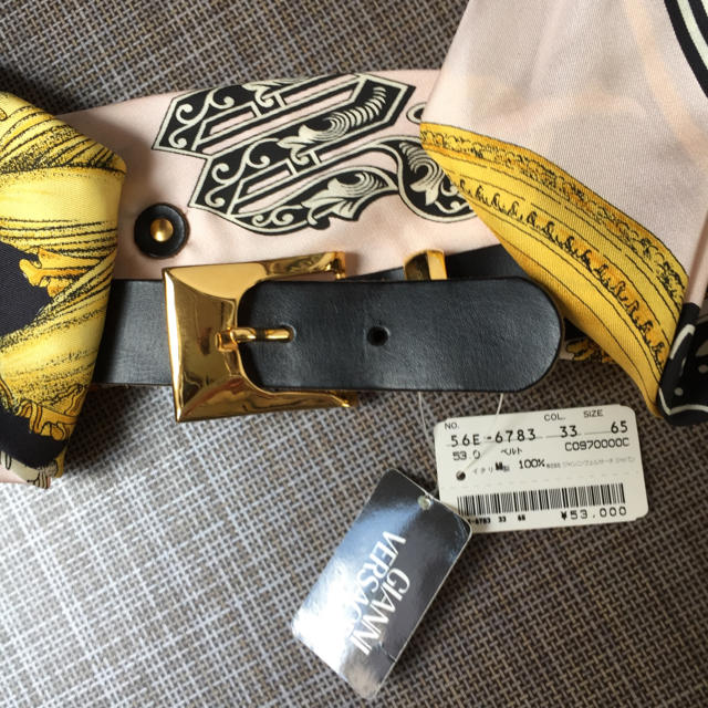 Gianni Versace - 送込み新品 ヴェルサーチスカーフベルトの通販 by