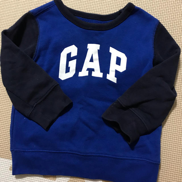 GAP(ギャップ)のbabyGAPフリーストレーナー90cm キッズ/ベビー/マタニティのベビー服(~85cm)(トレーナー)の商品写真