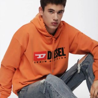 ディーゼル(DIESEL)のDIESEL パーカー オレンジ(パーカー)