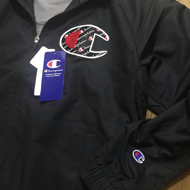 Champion(チャンピオン)の新品定価1万円 Champion チャンピオン アウター ジャンパー黒 M 撥水 メンズのジャケット/アウター(その他)の商品写真