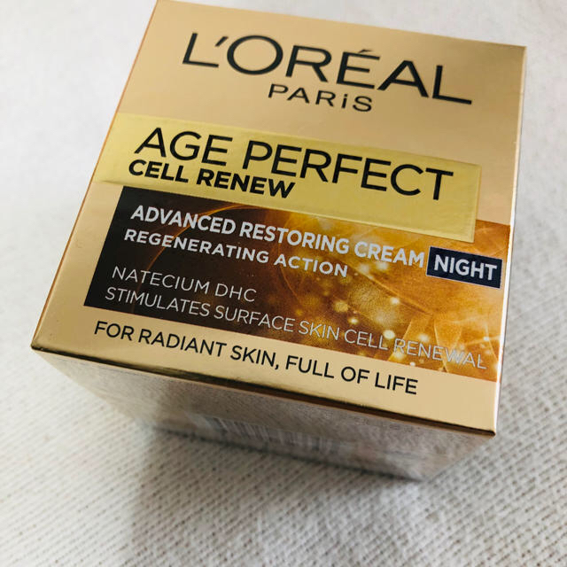 L'Oreal Paris(ロレアルパリ)の値下げ ロレアル 朝と夜用クリーム２個セット コスメ/美容のスキンケア/基礎化粧品(フェイスクリーム)の商品写真