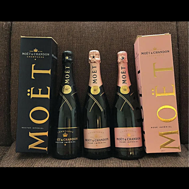 MOËT & CHANDON(モエエシャンドン)のMOET & CHANDON 3本セット Moët シャンパン 食品/飲料/酒の酒(シャンパン/スパークリングワイン)の商品写真