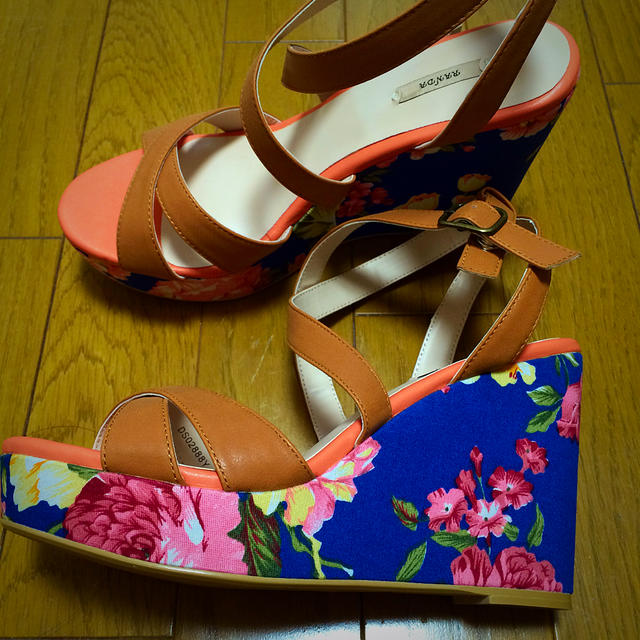 RANDA(ランダ)のRANDA 花柄 サンダル レディースの靴/シューズ(サンダル)の商品写真