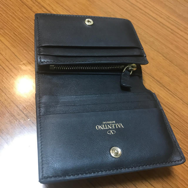 VALENTINO(ヴァレンティノ)のVALENTINO ミニ財布　 レディースのファッション小物(財布)の商品写真