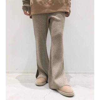 アパルトモンドゥーズィエムクラス(L'Appartement DEUXIEME CLASSE)のL'Appartement  KNIT PANTS ベージュ　34(カジュアルパンツ)