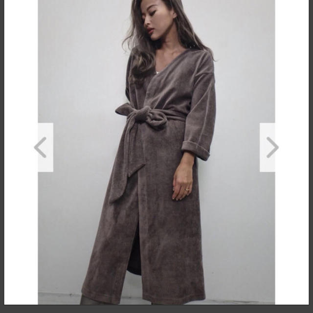 room306 CONTEMPORARY(ルームサンマルロクコンテンポラリー)のTRUNC 88 Velour Long Cardigan グレージュ    レディースのトップス(カーディガン)の商品写真