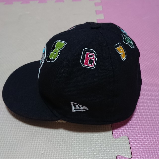 A BATHING APE(アベイシングエイプ)の専用です！A BATHING APE キッズ キャップ NEW ERA エイプ キッズ/ベビー/マタニティのこども用ファッション小物(帽子)の商品写真