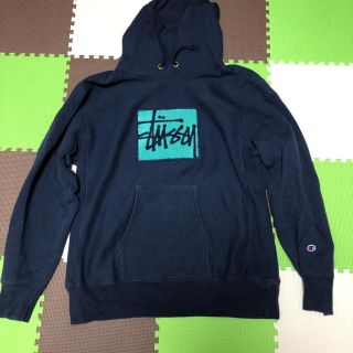 ステューシー(STUSSY)のstussy×champion コラボパーカー(パーカー)