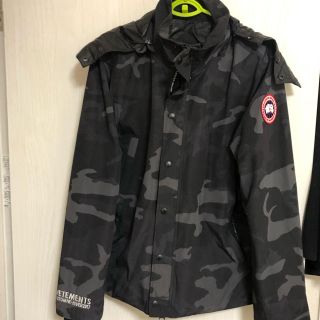 カナダグース(CANADA GOOSE)のvetemenets×canadagoose ヴェトモンカナダグースパーカー(マウンテンパーカー)