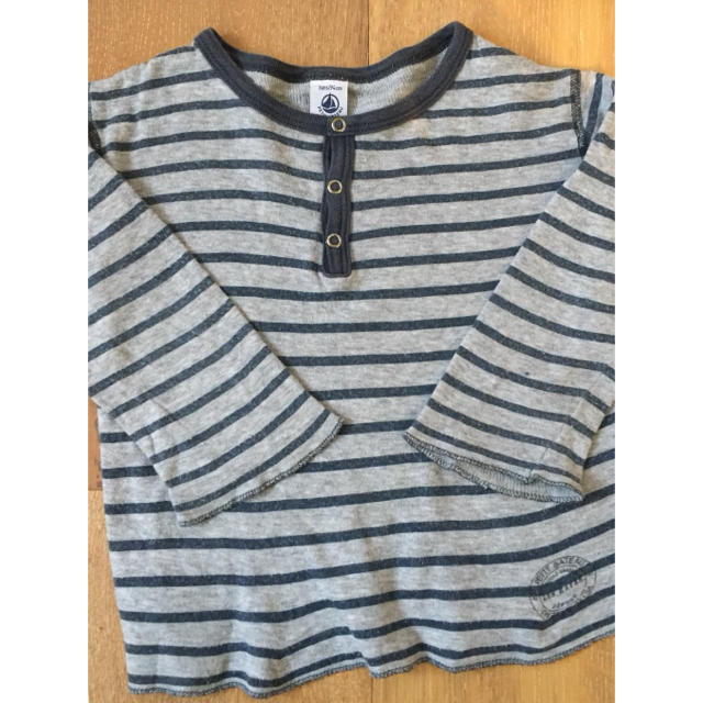 PETIT BATEAU(プチバトー)のプチバトーのロンT キッズ/ベビー/マタニティのキッズ服男の子用(90cm~)(Tシャツ/カットソー)の商品写真