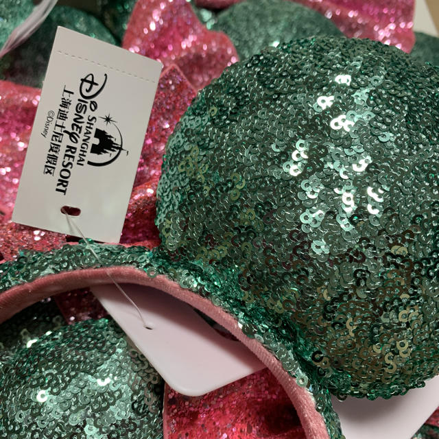 Disney 送料無料 新品未使用 上海ディズニーランド スパンコールカチューシャ 緑 ピンクの通販 By Nina S Shop ディズニー ならラクマ