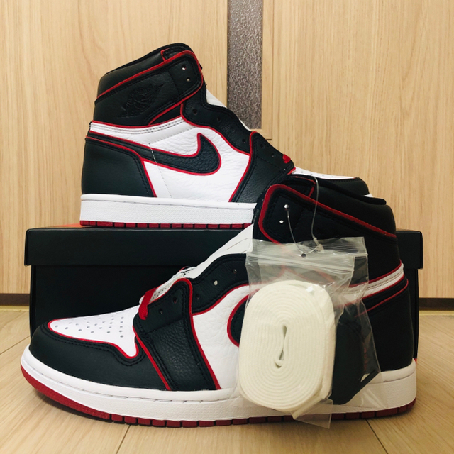 NIKE(ナイキ)の【即日発送可】NIKE AJ1 HI OG BLOOD LINE 26cm メンズの靴/シューズ(スニーカー)の商品写真