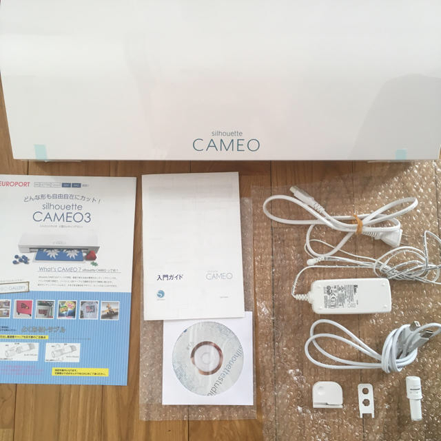 Silhouette CAMEO 3 vs CAMEO 4: Do I Need Both? (Comparison Chart