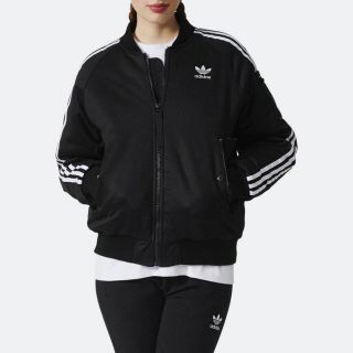 アディダス(adidas)のadidas Originalsショートボンバージャケット(ブルゾン)