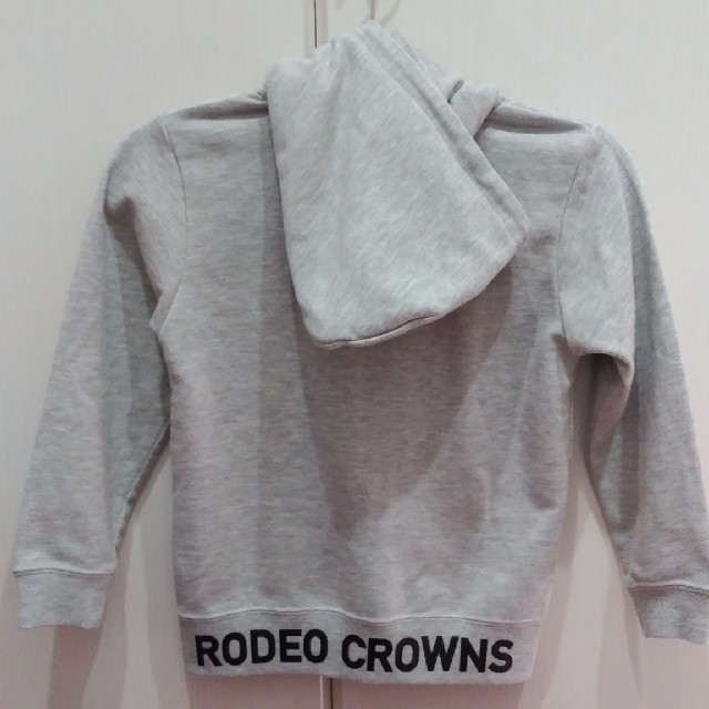 RODEO CROWNS WIDE BOWL(ロデオクラウンズワイドボウル)のロデオクラウンロゴパーカー120美品 キッズ/ベビー/マタニティのキッズ服女の子用(90cm~)(ジャケット/上着)の商品写真