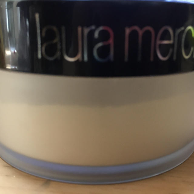 laura mercier(ローラメルシエ)のローラメルシエ トランスルーセント 29g コスメ/美容のベースメイク/化粧品(フェイスパウダー)の商品写真