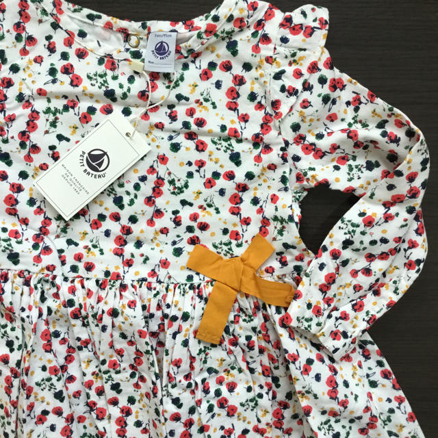 PETIT BATEAU(プチバトー)の【新品】プチバトー  3ans プリントワンピース 花柄 キッズ/ベビー/マタニティのキッズ服女の子用(90cm~)(ワンピース)の商品写真