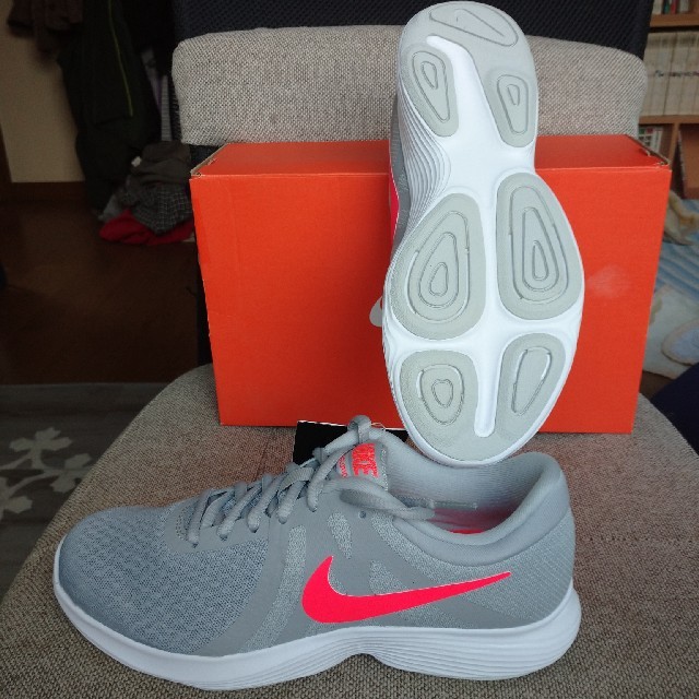 Nike ナイキ ウィメンズ レボリューション4 23 5 の通販 By こと S Shop ナイキならラクマ Nike ナイキ ウィメンズ レボリューション4 23 5 の通販 By こと S Shop ナイキならラクマ