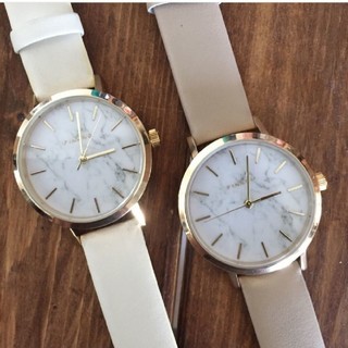 ダイソー　腕時計　ホワイト(腕時計)