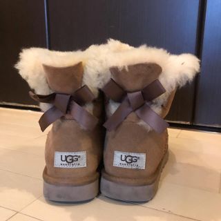 アグ(UGG)の値下げ中　ugg ブーツ ムートン リボン付 24cm(ブーツ)