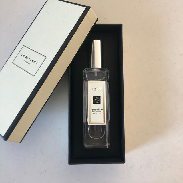 Jo  MALONE