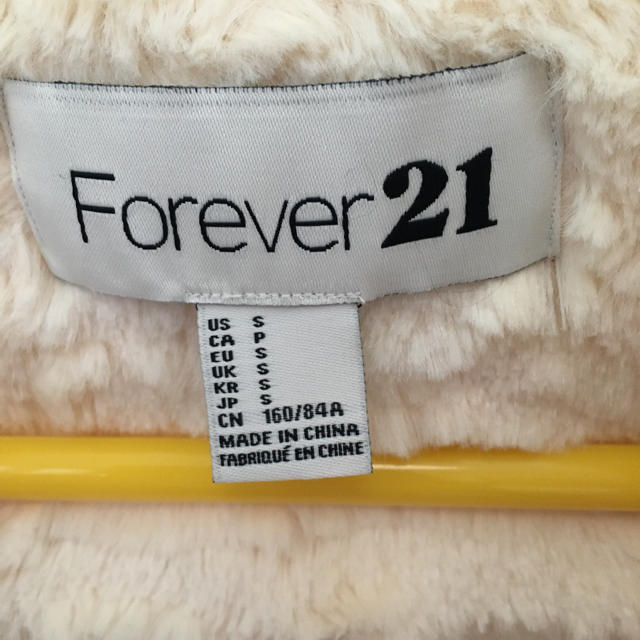 FOREVER 21(フォーエバートゥエンティーワン)の新品！ファーコート レディースのジャケット/アウター(毛皮/ファーコート)の商品写真
