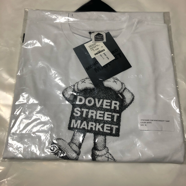 COMME des GARCONS(コムデギャルソン)のXL DSM MONOCHROMARKET KAWS MASCOT TEE メンズのトップス(Tシャツ/カットソー(半袖/袖なし))の商品写真