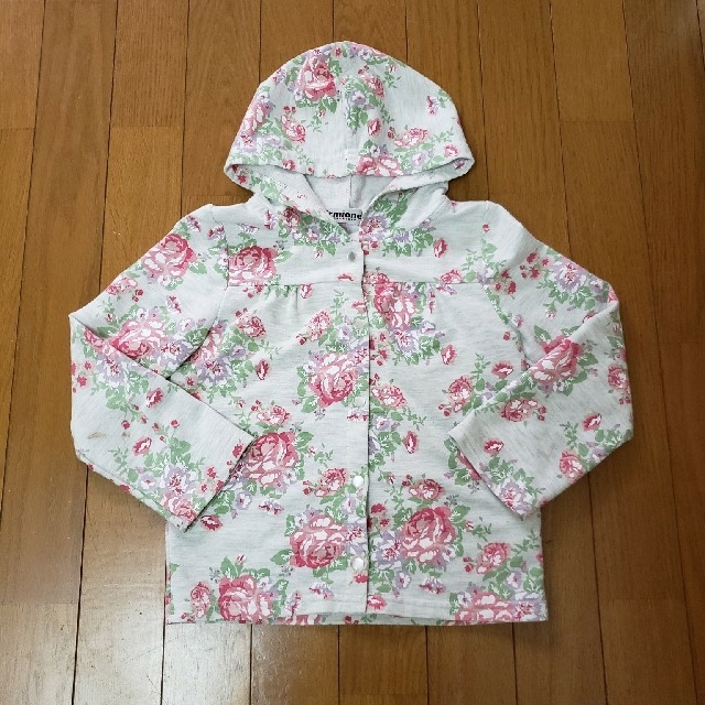 しまむら(シマムラ)のパーカー　トレーナー　120㎝ キッズ/ベビー/マタニティのキッズ服女の子用(90cm~)(Tシャツ/カットソー)の商品写真