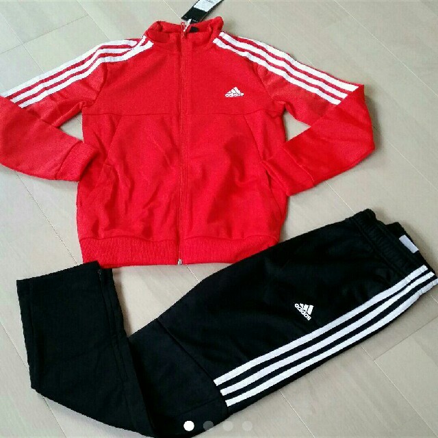 adidas(アディダス)の新品　adidas　キッズ150 ジャージ上下セット キッズ/ベビー/マタニティのキッズ服男の子用(90cm~)(その他)の商品写真