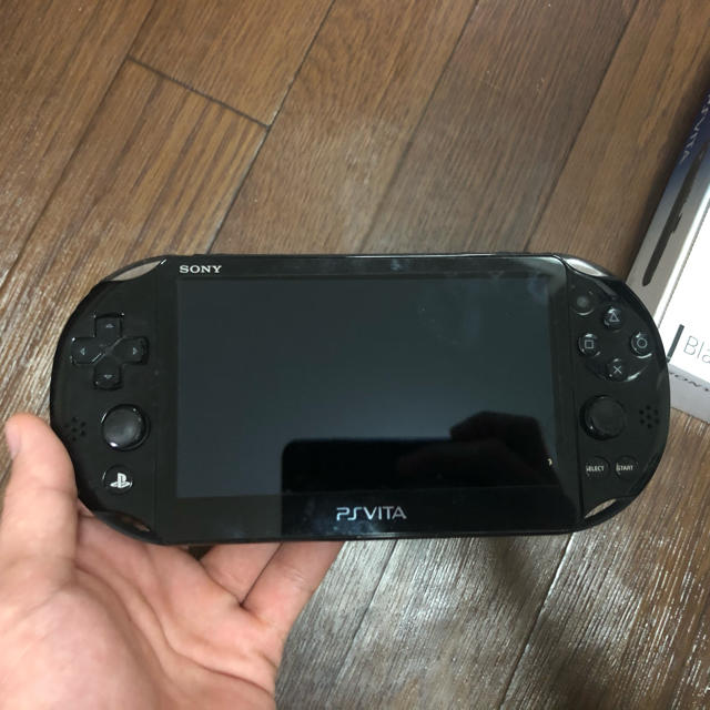 PlayStationVita ＋8GBメモリー内蔵 1