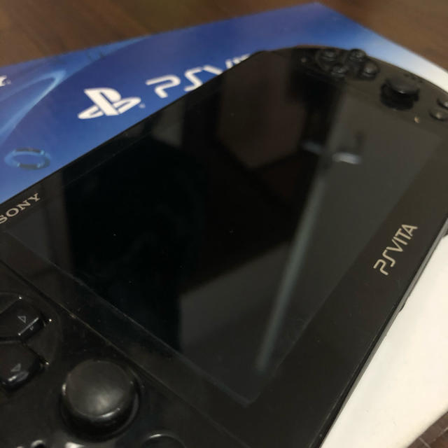 PlayStationVita ＋8GBメモリー内蔵 3