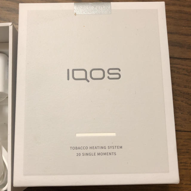 IQOS(アイコス)のiQOS 2.4Plus 白 メンズのファッション小物(タバコグッズ)の商品写真