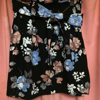 トランテアンソンドゥモード(31 Sons de mode)の花柄コクーンタイトスカート(ミニスカート)