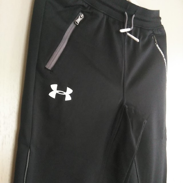 UNDER ARMOUR(アンダーアーマー)の新品！アンダーアーマー裏トリコットジョガーパンツ140 キッズ/ベビー/マタニティのキッズ服男の子用(90cm~)(パンツ/スパッツ)の商品写真