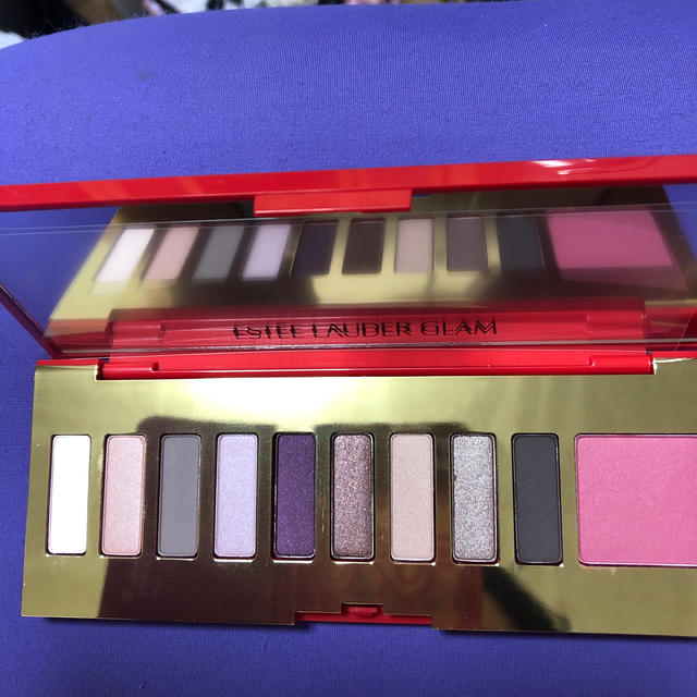 Estee Lauder(エスティローダー)の2019クリスマスコフレアイシャドウ、チークカラー コスメ/美容のキット/セット(コフレ/メイクアップセット)の商品写真