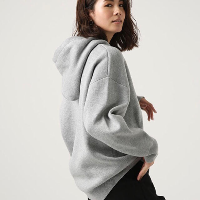 AZUL by moussy(アズールバイマウジー)のアズールバイマウジー＊ニットソーフーディーパーカー　ニットパーカー　美品 レディースのトップス(パーカー)の商品写真