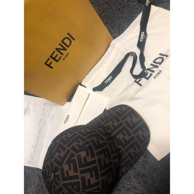 FENDI(フェンディ)のFENDI キャップ 正規品 メンズの帽子(キャップ)の商品写真