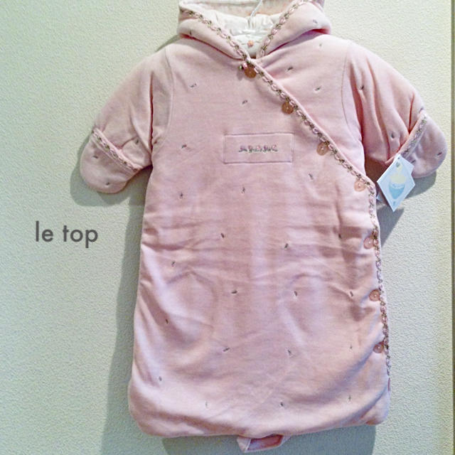 Le Top(ルトップ)の【新品】le top 0M~6M  可愛いお花の刺繍のベビーピンク 防寒コート キッズ/ベビー/マタニティのベビー服(~85cm)(ジャケット/コート)の商品写真