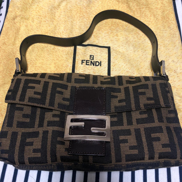 FENDI バッグ　使用感あり傷なしレディース