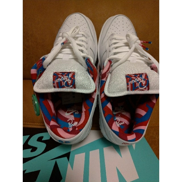 NIKE(ナイキ)の新品 未使用 stock X購入 NIKE SB DUNK LOW PARRA メンズの靴/シューズ(スニーカー)の商品写真