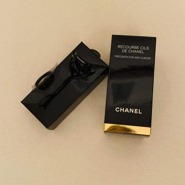 CHANEL(シャネル)の【CHANEL】新品未使用　アジア限定　ビューラー コスメ/美容のコスメ/美容 その他(その他)の商品写真